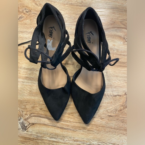 FIONI | black pointed lace tie pumps, Size 8 - Picture 2 of 3